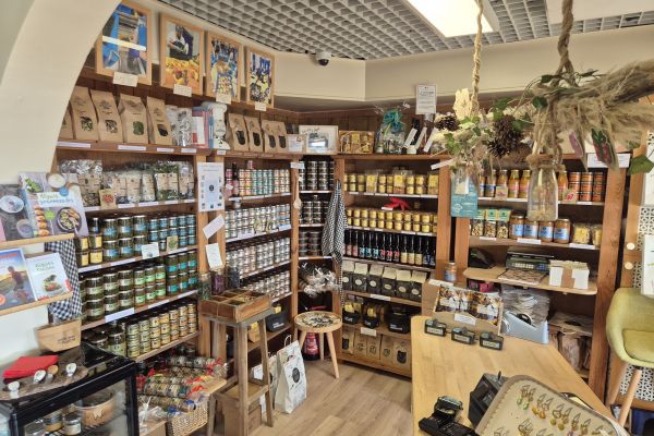 Algoplus storefront in Roscoff