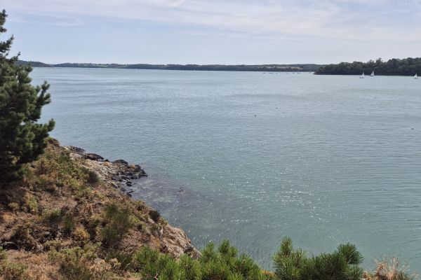 Submerged aquaculture lease near St Malo